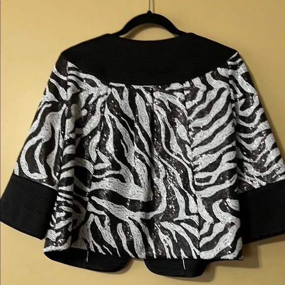 Chic Zebra Patterned Jacket - Picture 13 of 16